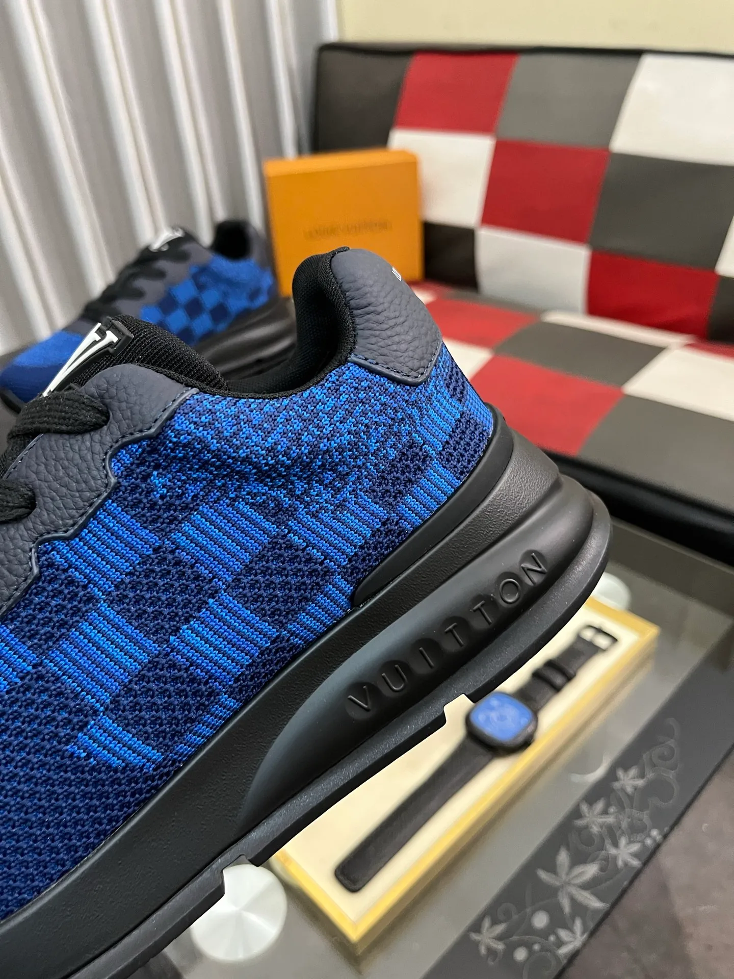 Men's Men's Shoes 💰640⌚️⌚️LV TARINE Louis Vuitton L Family Donkey Brand Casual Sports Shoes Skateboard Shoes Original purchase, development and production This LV Trainer sneaker is made of cow leather to create a complex upper, which requires several hours of ingenious sewing to complete. Inkjet printing renders a unique retro effect, and the classic configuration is from the hands of Virgil Abloh, showing the inspiration of retro basketball shoes. Exquisite packaging at the delivery counter🛍📦 ▪️Fabrics: Original customized first-layer cowhide ▪️Inner lining: Original customized breathable mesh ▪️Outsole: Original molded two-color TPU combination outsole ▪️Size: 38-44